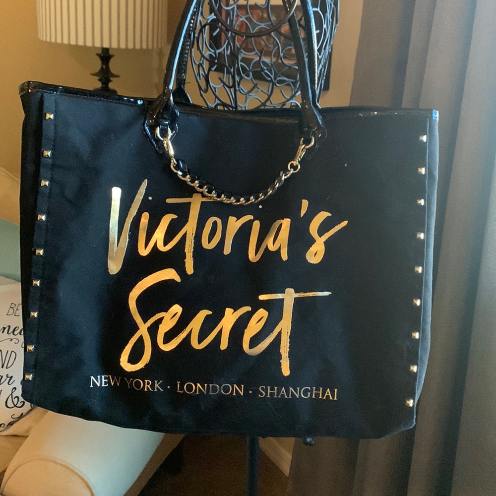 Victoria’s Secret tote bag